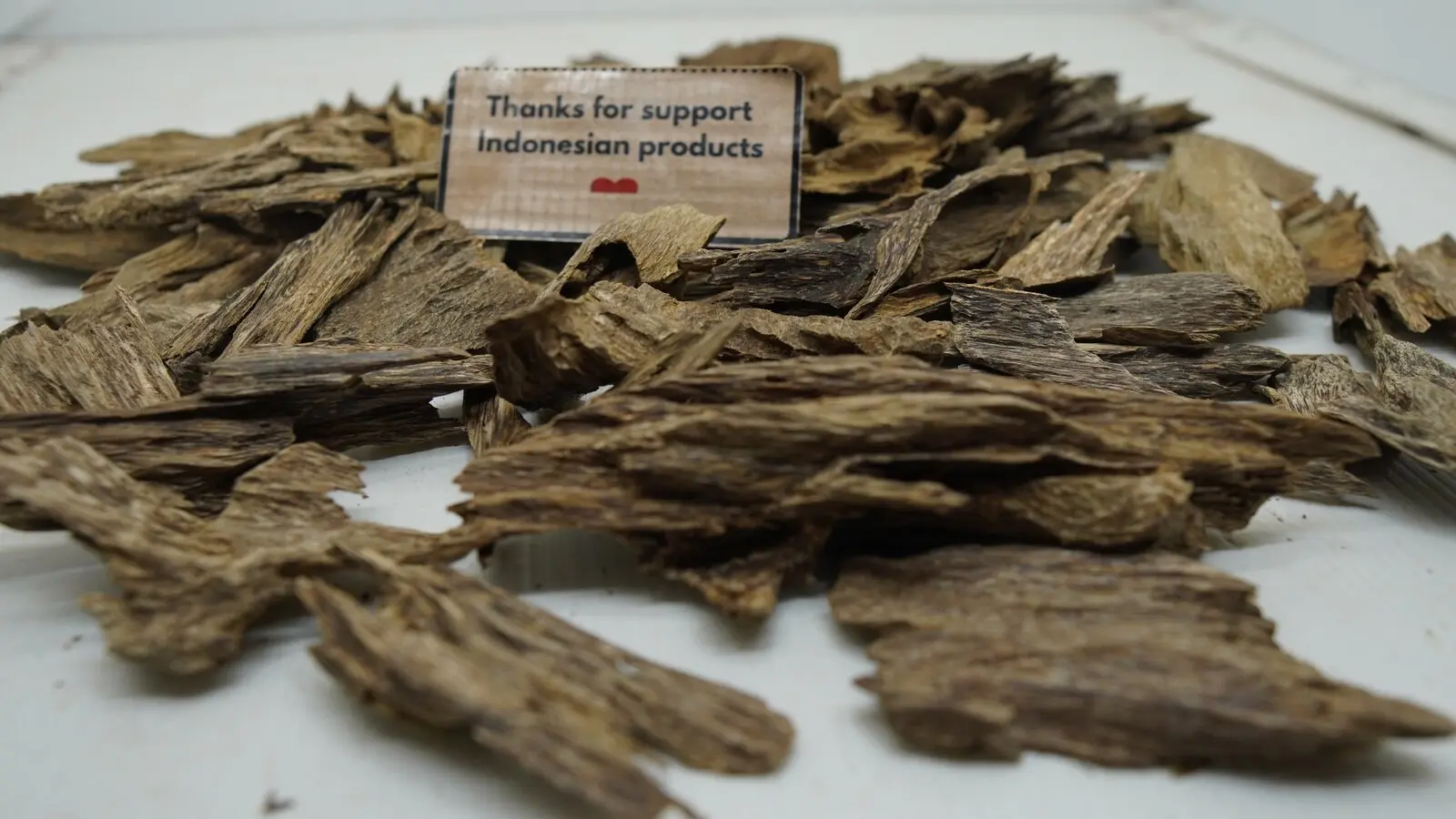Super Malinau Indonesian agarwood from Kalimantan - Malinau