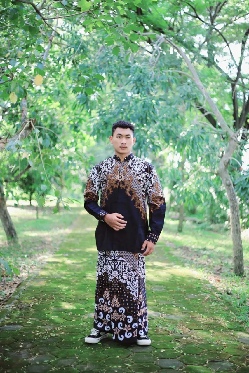 Solo Batik Sarong Collection verified product photo 1